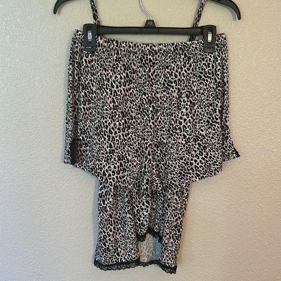 Women’s pajama set size large - Picture 4 of 5